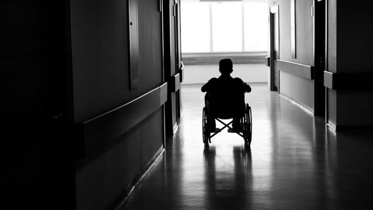Getrouwd om een verblijfsvergunning - Verder Online