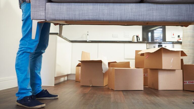 Na de scheiding verhuizen kan niet altijd zomaar - Verder Online