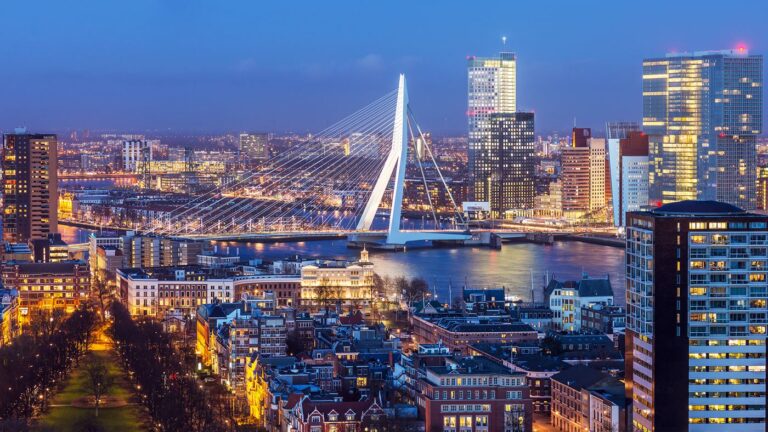 Rotterdam eerste stad met APK voor gescheiden ouders​ - Verder Online