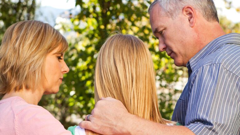 Wat zegt u wel en wat niet Hoe vertellen we de kinderen dat we gaan scheiden - Verder Online