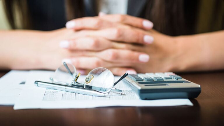 We kunnen financieel helemaal niet scheiden. Welke mediator kan mij helpen - Verder Online