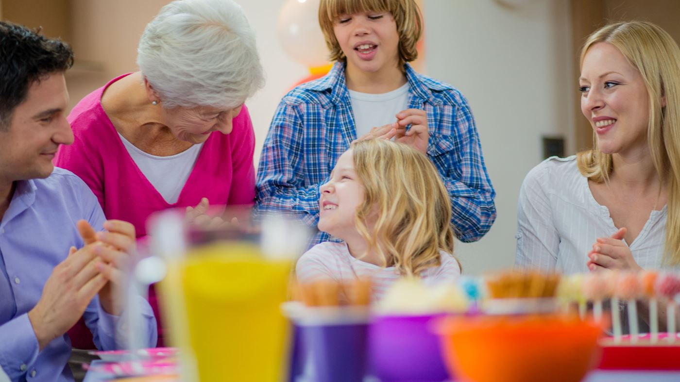 Hoe ga ik om met mijn ex op de verjaardagen van mijn kleinkinderen - Verder Online