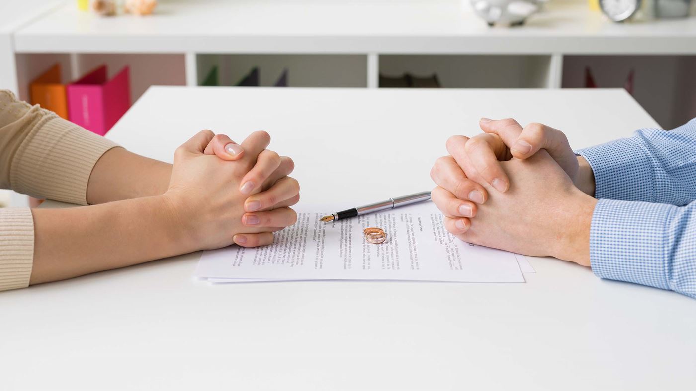Wie spreekt de echtscheiding uit - Verder online